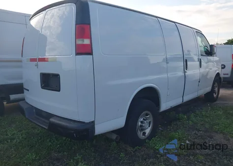 2018 Chevrolet Express 2500 Work Van z USA, uszkodzony, nr VIN 1GCWGAFP1J1189186